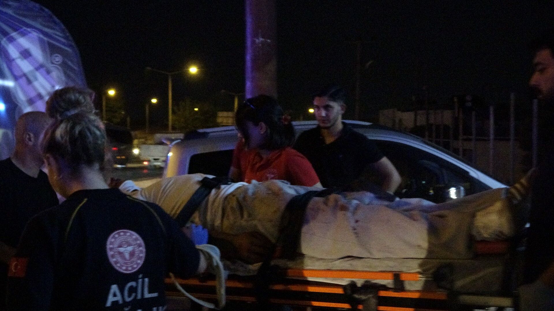 Antalya’da Otomobil Takla Attı, Motoru Yola Fırladı! 2 Kişi Yaralandı (4)