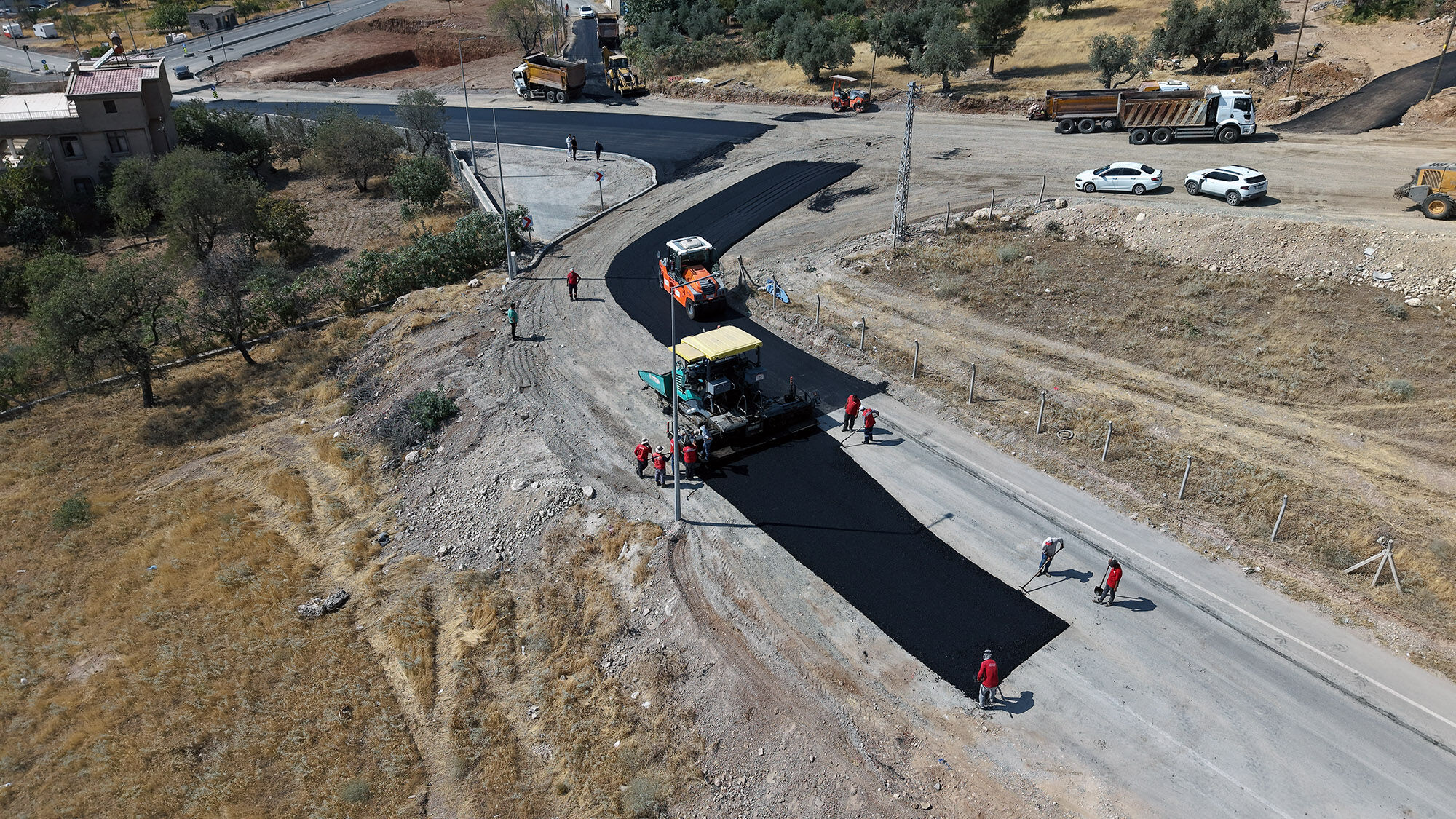 Kahramanmaraş'ta asfalt mesaisi 5 ilçe 17 farklı noktada devam edecek