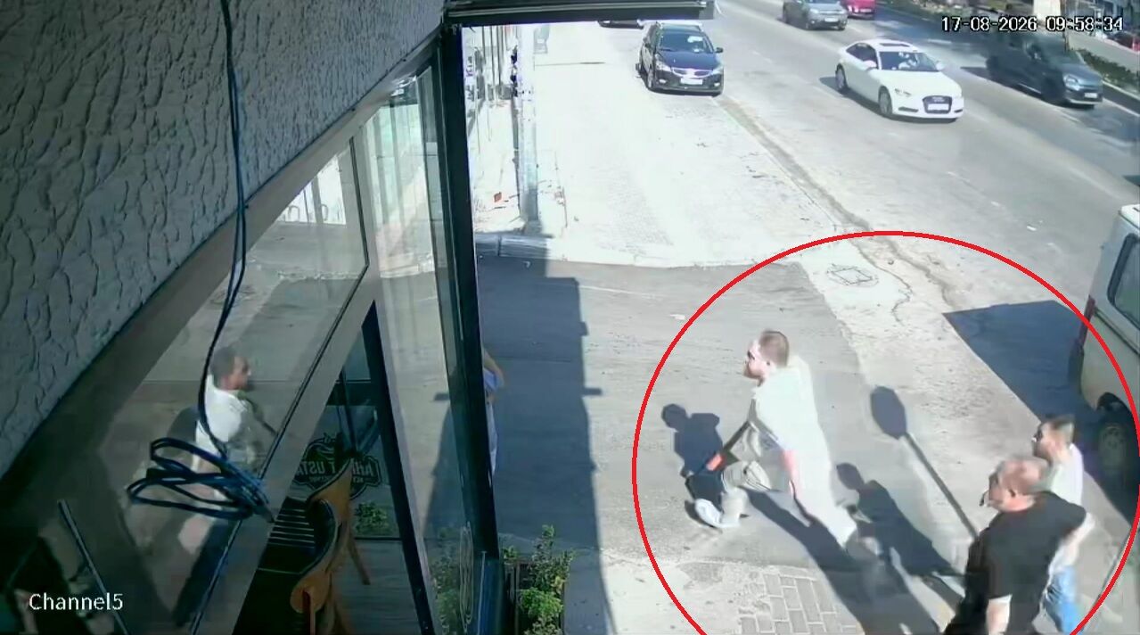 Bursa'da Eşiyle Yürürken Saldırıya Uğradı! Yerdeyken Sopalarla Dövdüler (3)