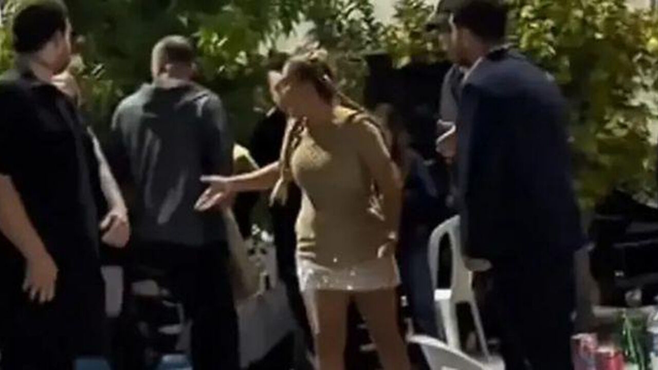 Demet Akalın taciz olayı nedir, kendisine yaklaşan kişi kimdir?