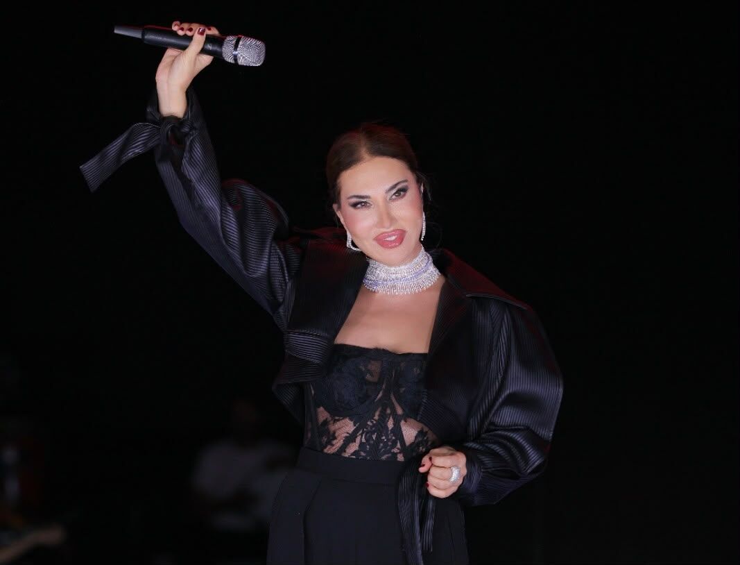 Ebru Yaşar Kahramanmaraş’ı Şarkılarıyla Büyüledi