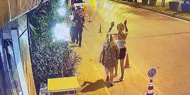 Elinde Uzun Namlulu Tüfekle Sokakta Dolaştı! (3)