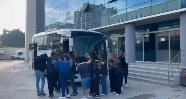 Eskort Ve Evlilik Ilanlarıyla Vatandaşı Tuzağa Düşüren Şebeke Çökertildi (1)