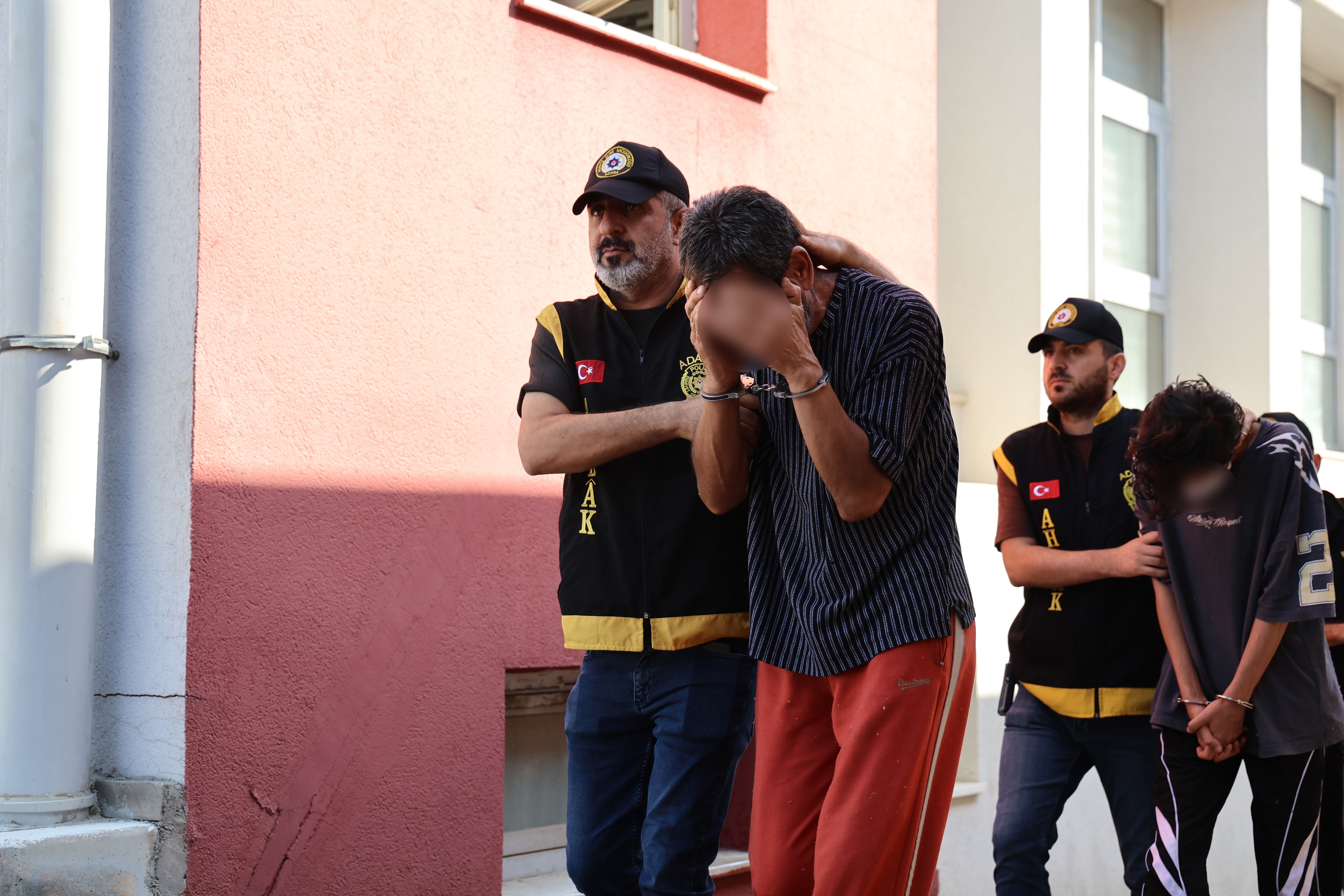 Fuhş Operasyonunda 17 Tutuklama Hesaplardan 210 Milyon Lira Çıktı (1)