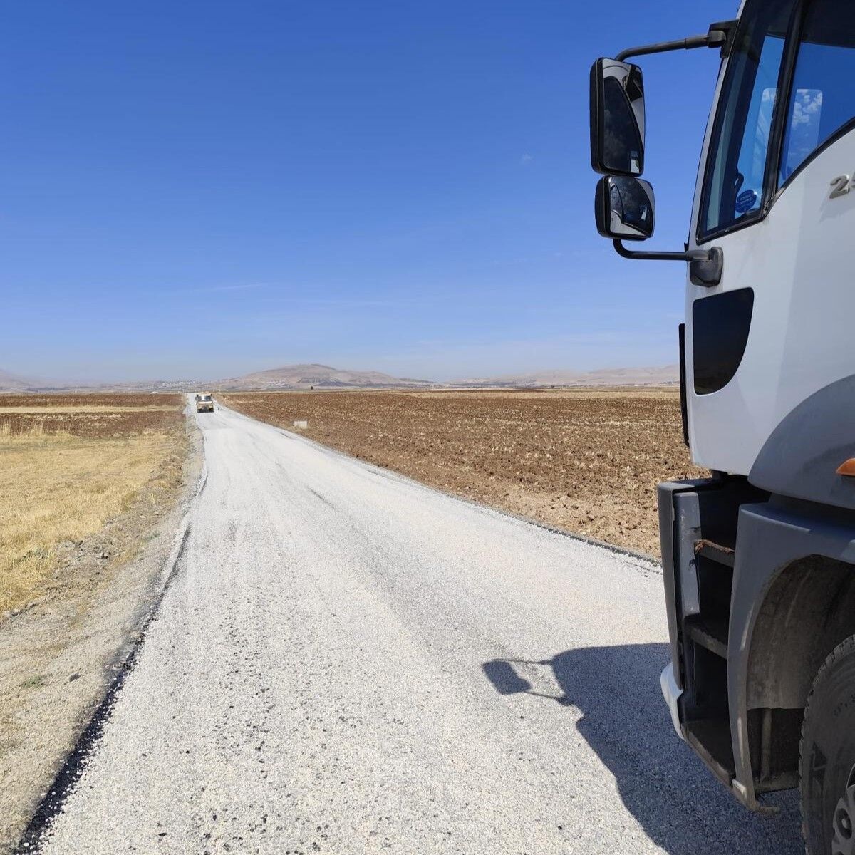 Göksun’da Mahalleleri Birbirine Bağlayan Yol Yenilendi (2)