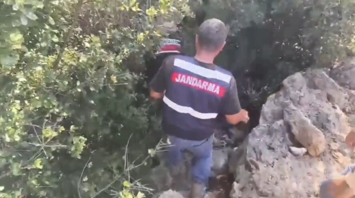 Hatay Samandağ’da Dron Destekli Operasyon! 371 Kök Kenevir Ele Geçirildi (3)