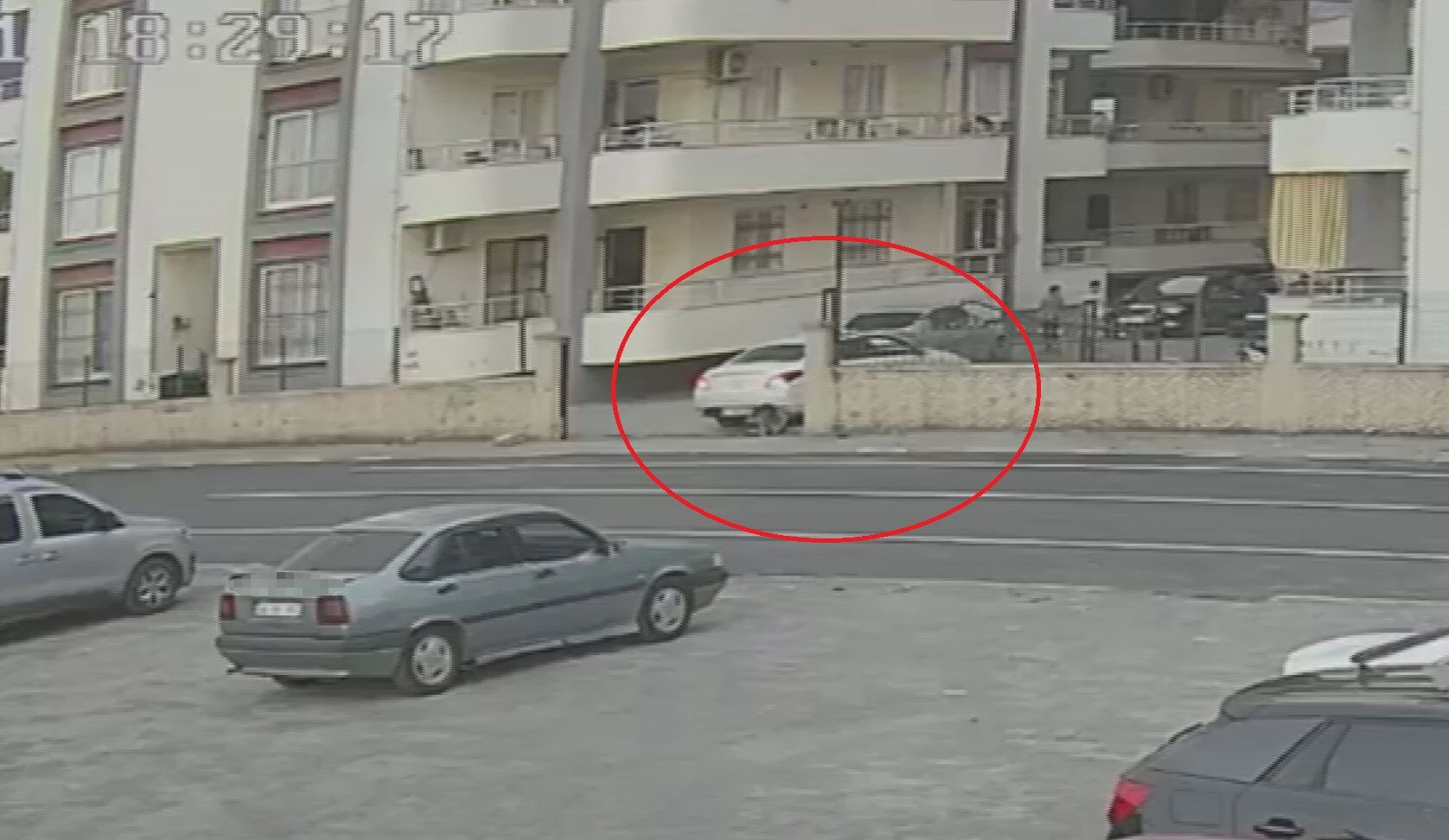 Hatay’da 4 Yaşındaki Çocuk Otomobilin Altında Kaldı (4)
