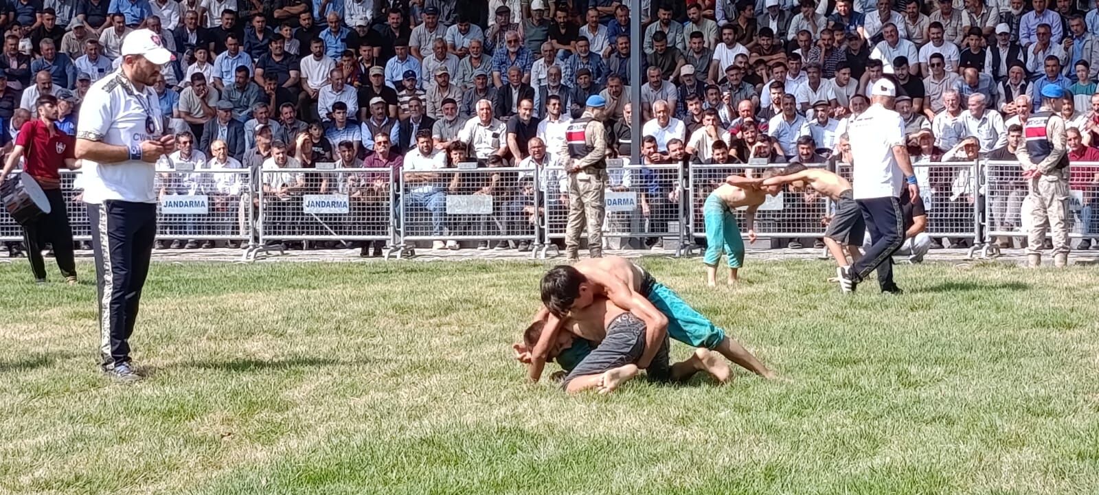 3. Kertmen Karakucak ve Şalvar Güreşleri başladı-1