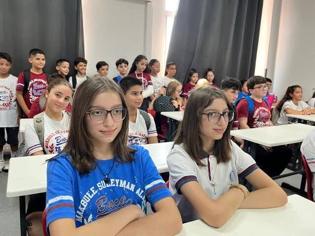 Tam 54 ikiz öğrenci aynı okulda; “İkizler Okulu” yine şaşırttı!