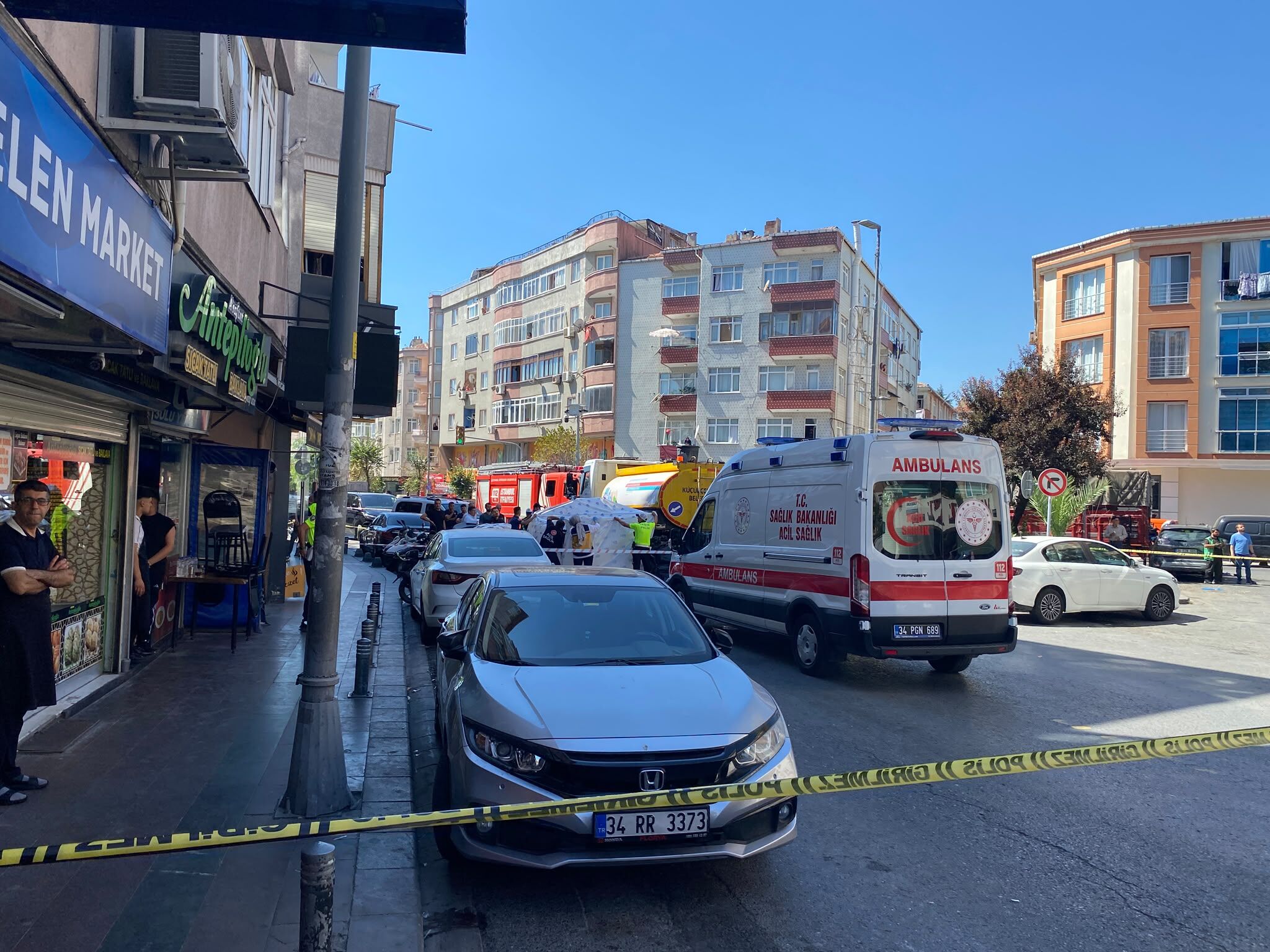 İstanbul Küçükçekmece’de Su Tankeri Yayaya Çarptı! Kadın Hayatını Kaybetti (2)