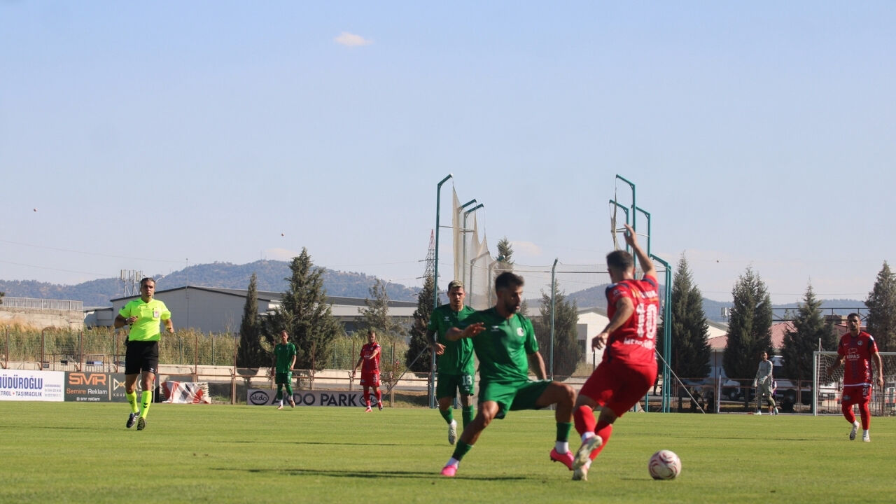 İstiklalspor Evinde Sakaryaspor’a Kaybetti (3)