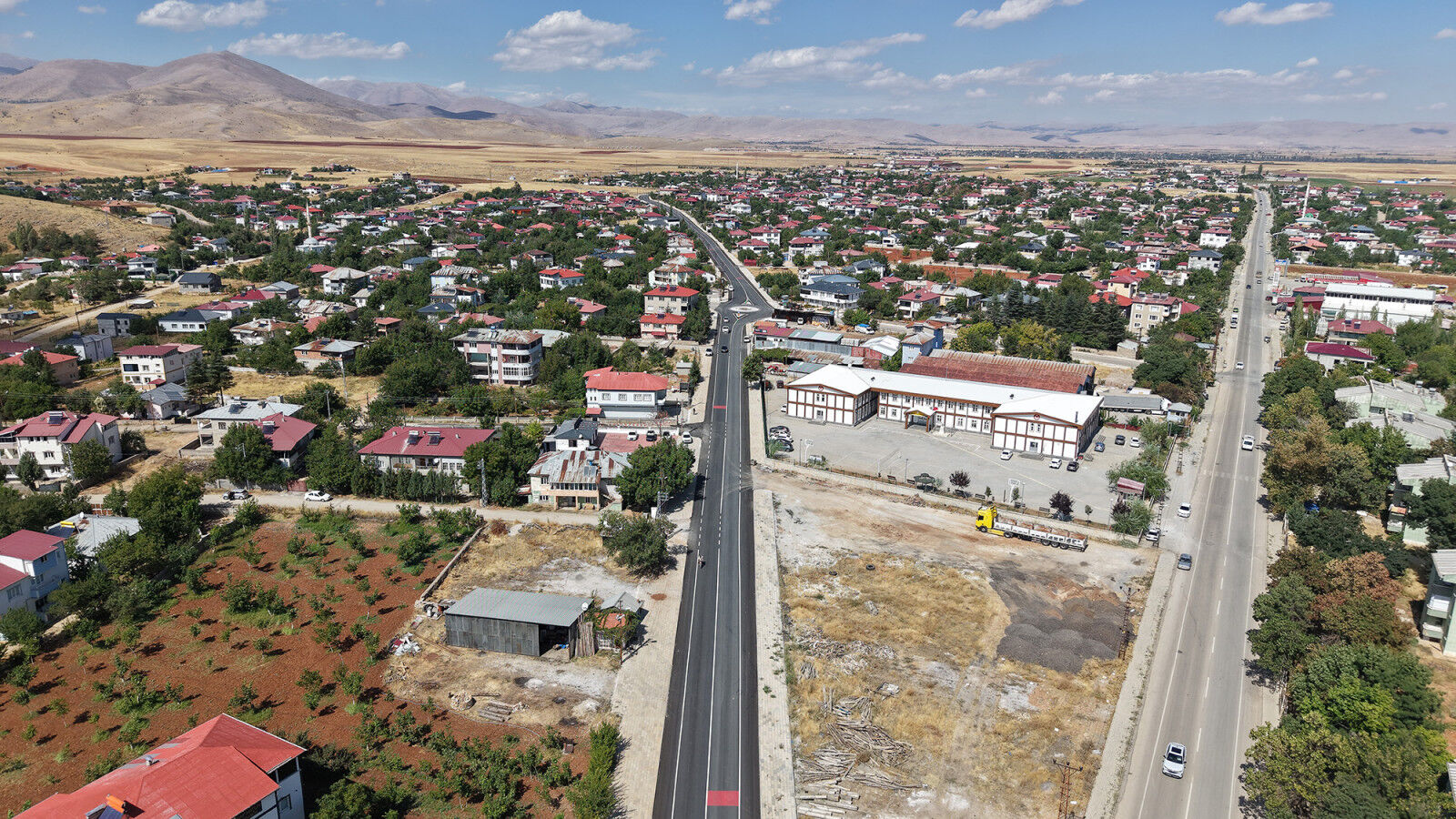 Kahramanmaraş Afşin’de 15 Milyonluk Yol Yatırımı Tamamlandı (3)