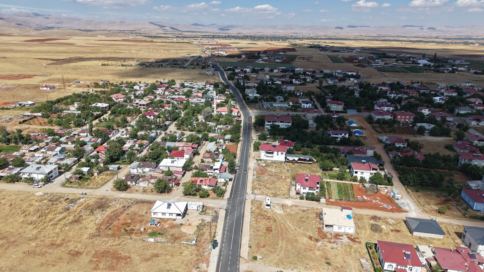 Kahramanmaraş Afşin’de 15 Milyonluk Yol Yatırımı Tamamlandı (5)
