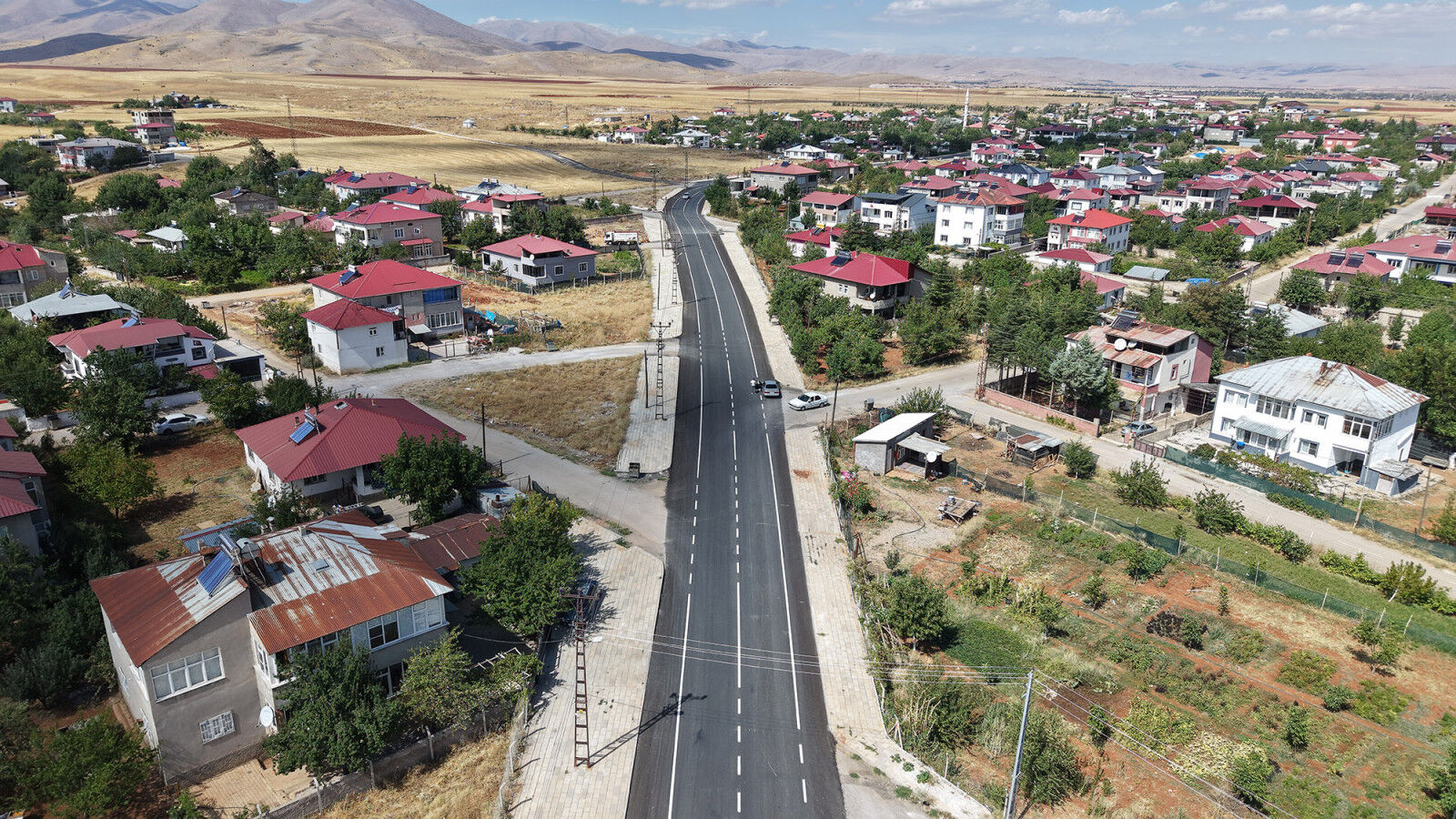 Kahramanmaraş Afşin’de 15 Milyonluk Yol Yatırımı Tamamlandı (8)