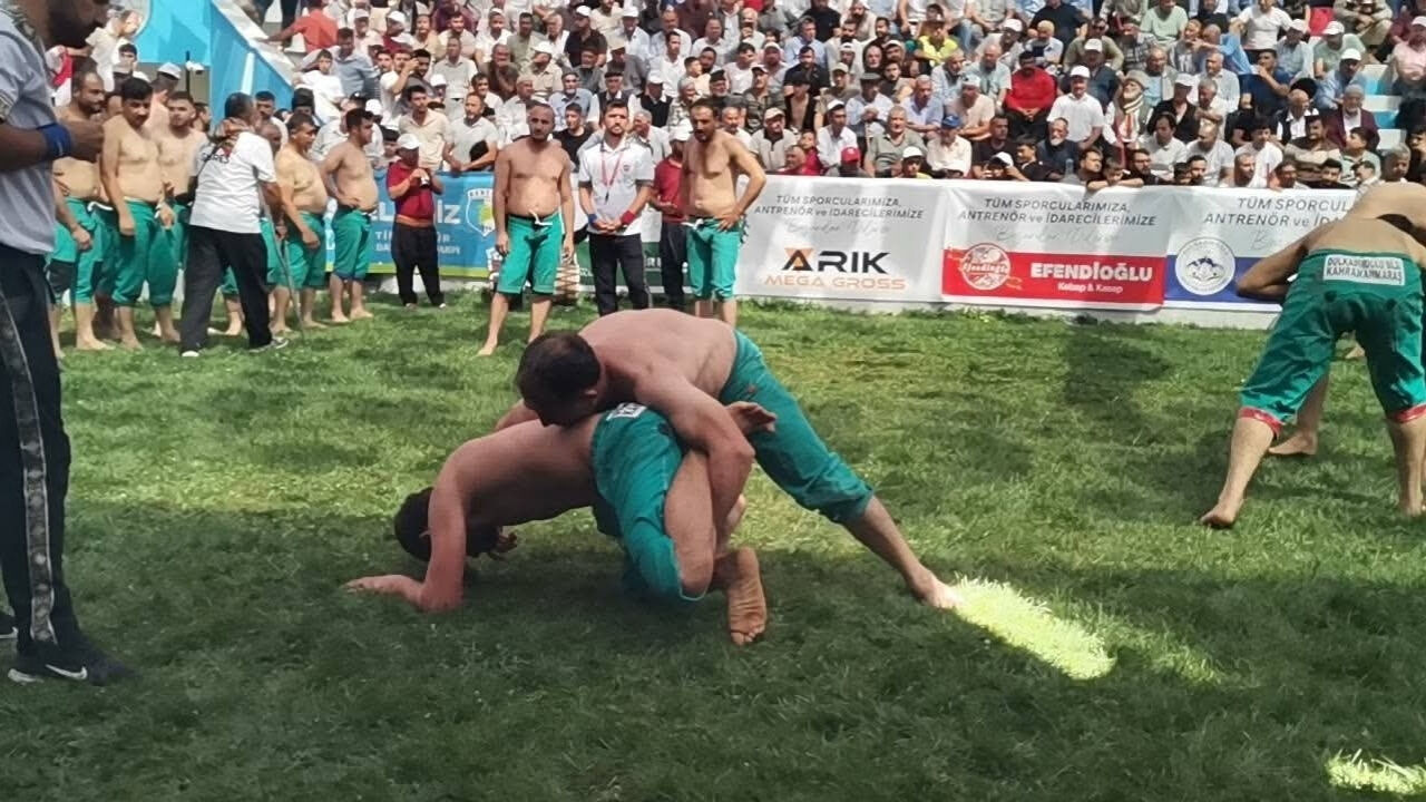 Kahramanmaraş Bertiz Boyalı Güreşleri (2)
