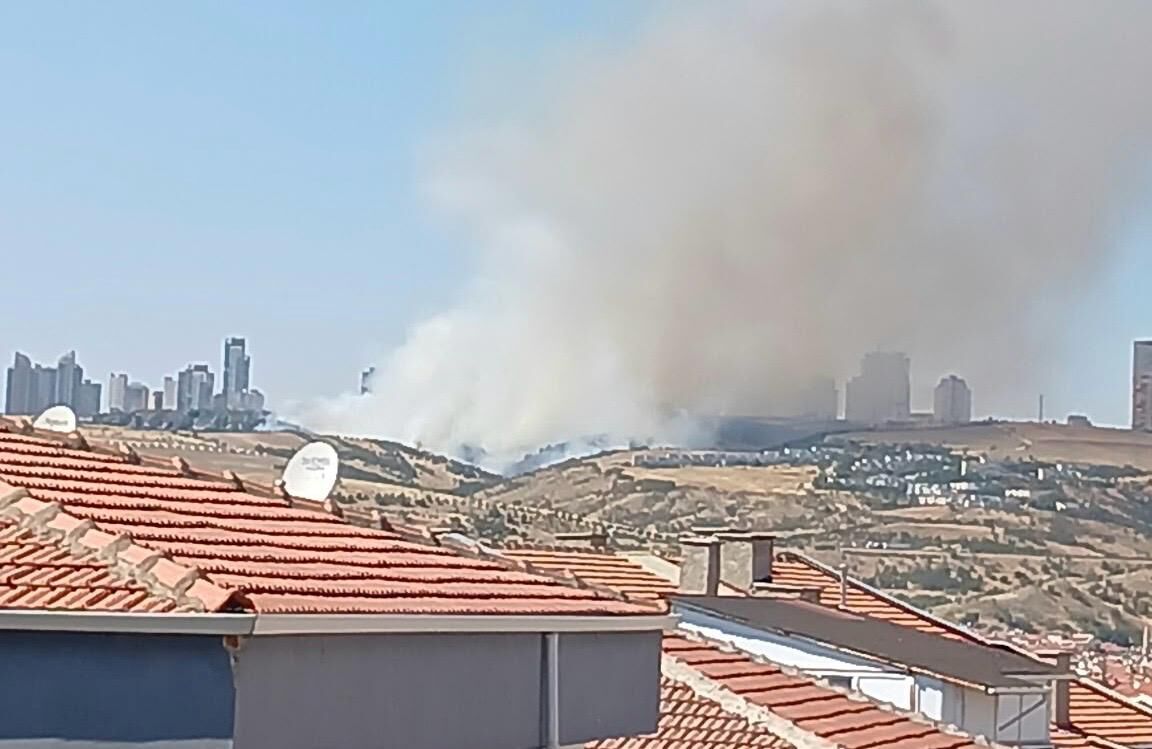 Kahramanmaraş Dulkadiroğlu’nda Ziraat Yangını (1)-1