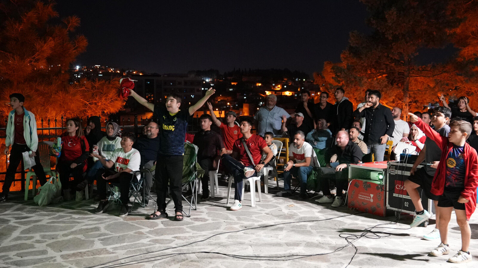 Kahramanmaraş Kalesi’nde Milli Maç Heyecanı! Yüzlerce Kişi Buluştu (4)