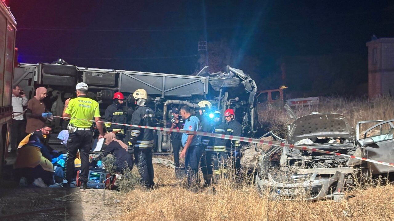 Kahramanmaraş sınırındaki kazada bilanço 5 ölü 13 yaralı