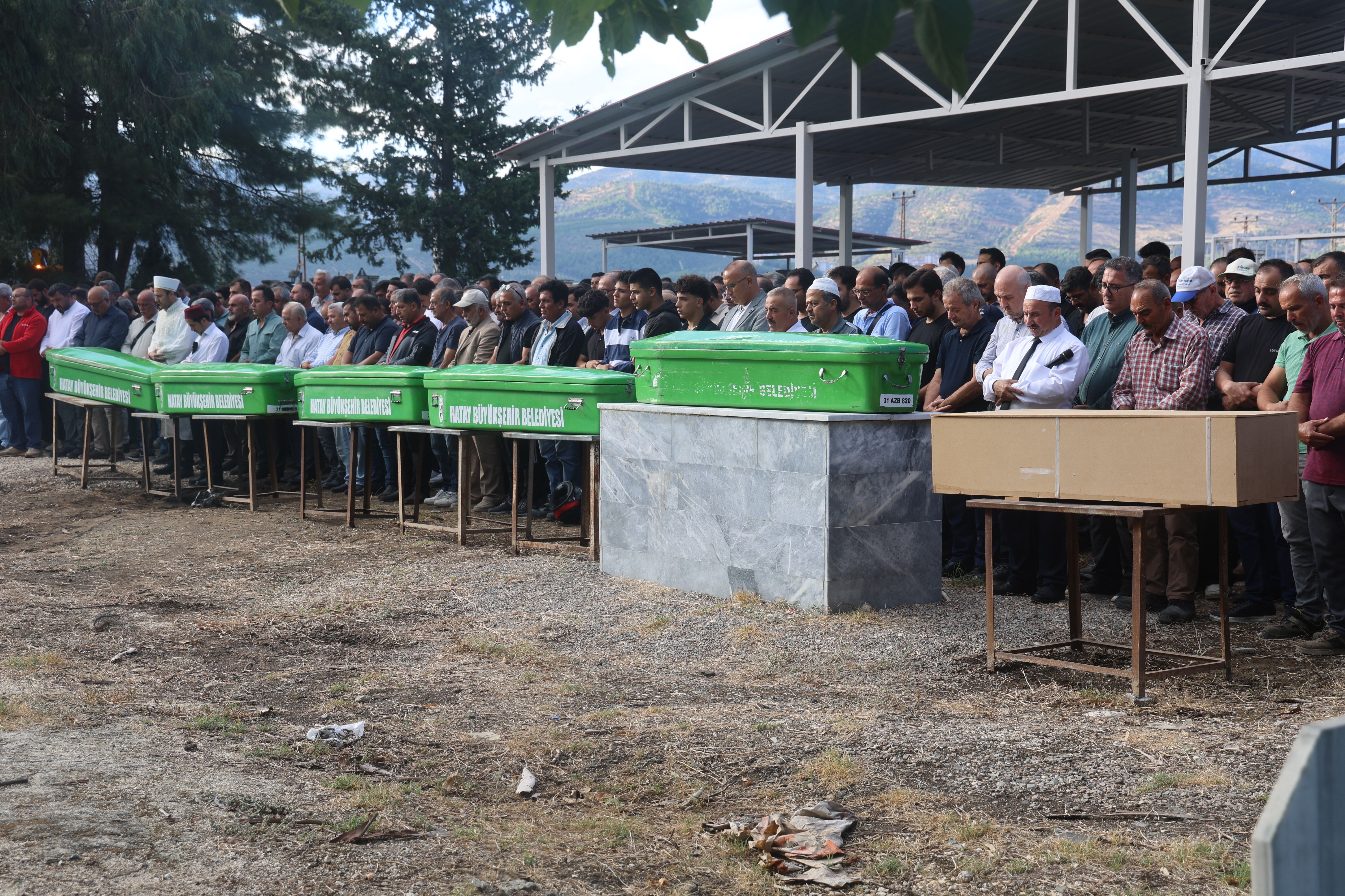 Kahramanmaraş Sınırındaki Kazada Hayatını Kaybeden 7 Kişi Toprağa Verildi (4)