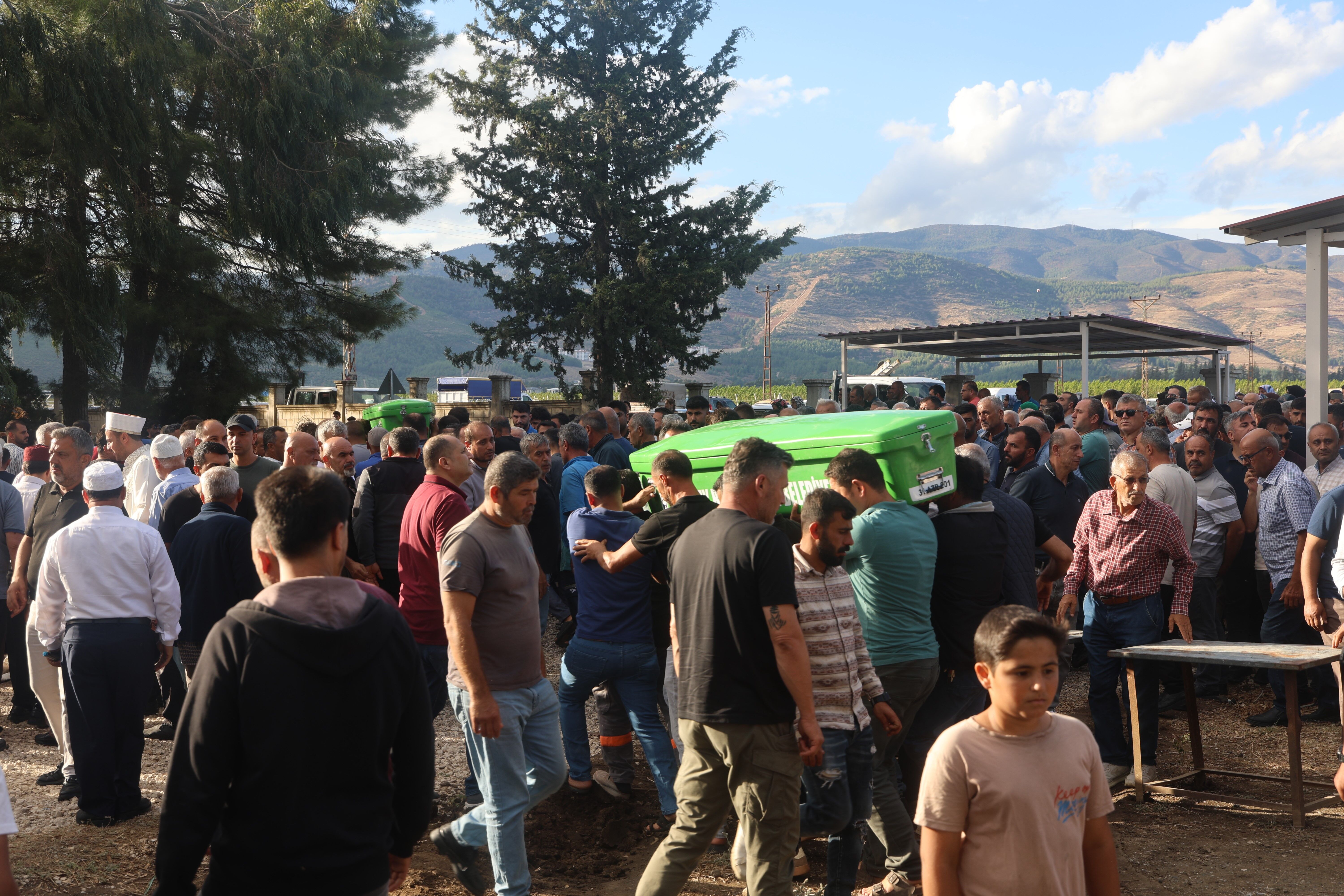 Kahramanmaraş Sınırındaki Kazada Hayatını Kaybeden 7 Kişi Toprağa Verildi (6)