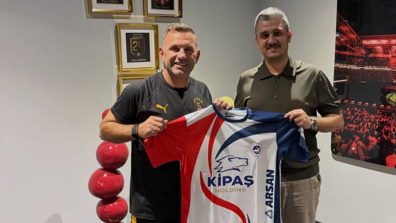 Kahramanmaraş’ın İstiklalspor Forması Okan Buruk’a hediye edildi