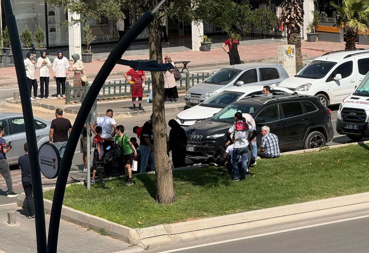 Kahramanmaraş'ta otomobil motosiklete çarptı: 2 yaralı hastanede