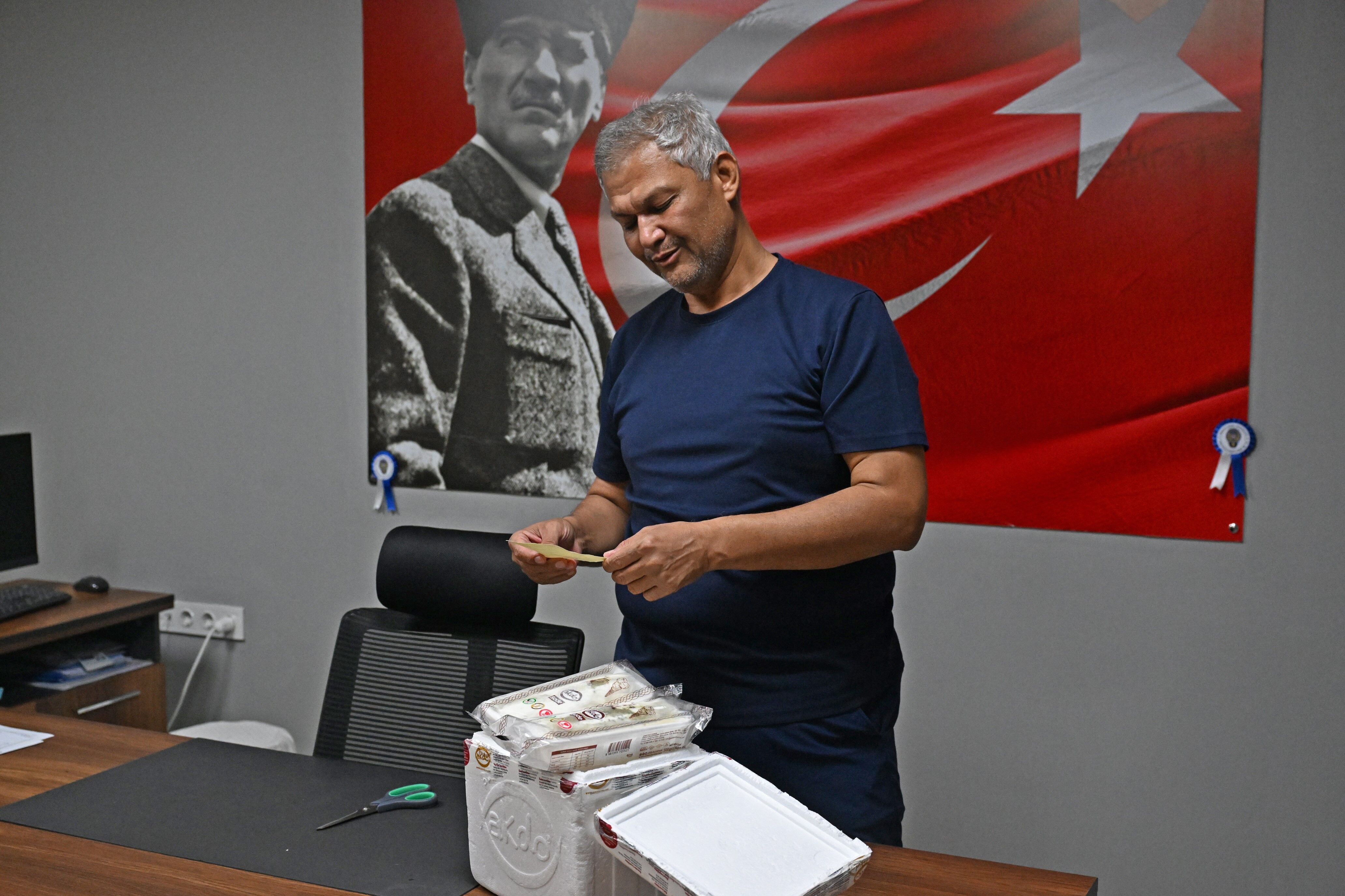Kahramanmaraşlı Depremzede 3,5 Yıl Sonra Maraş Dondurmasıyla Teşekkür Etti (5)