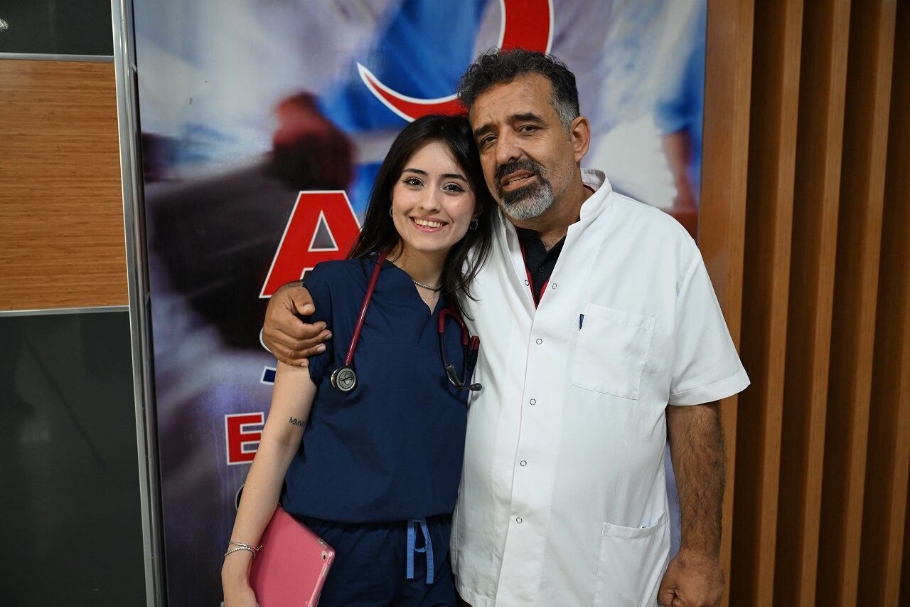 Kahramanmaraş'ta 25 Yıl Önce Doğduğu Hastaneye Doktor Olarak Geri Döndü (3)