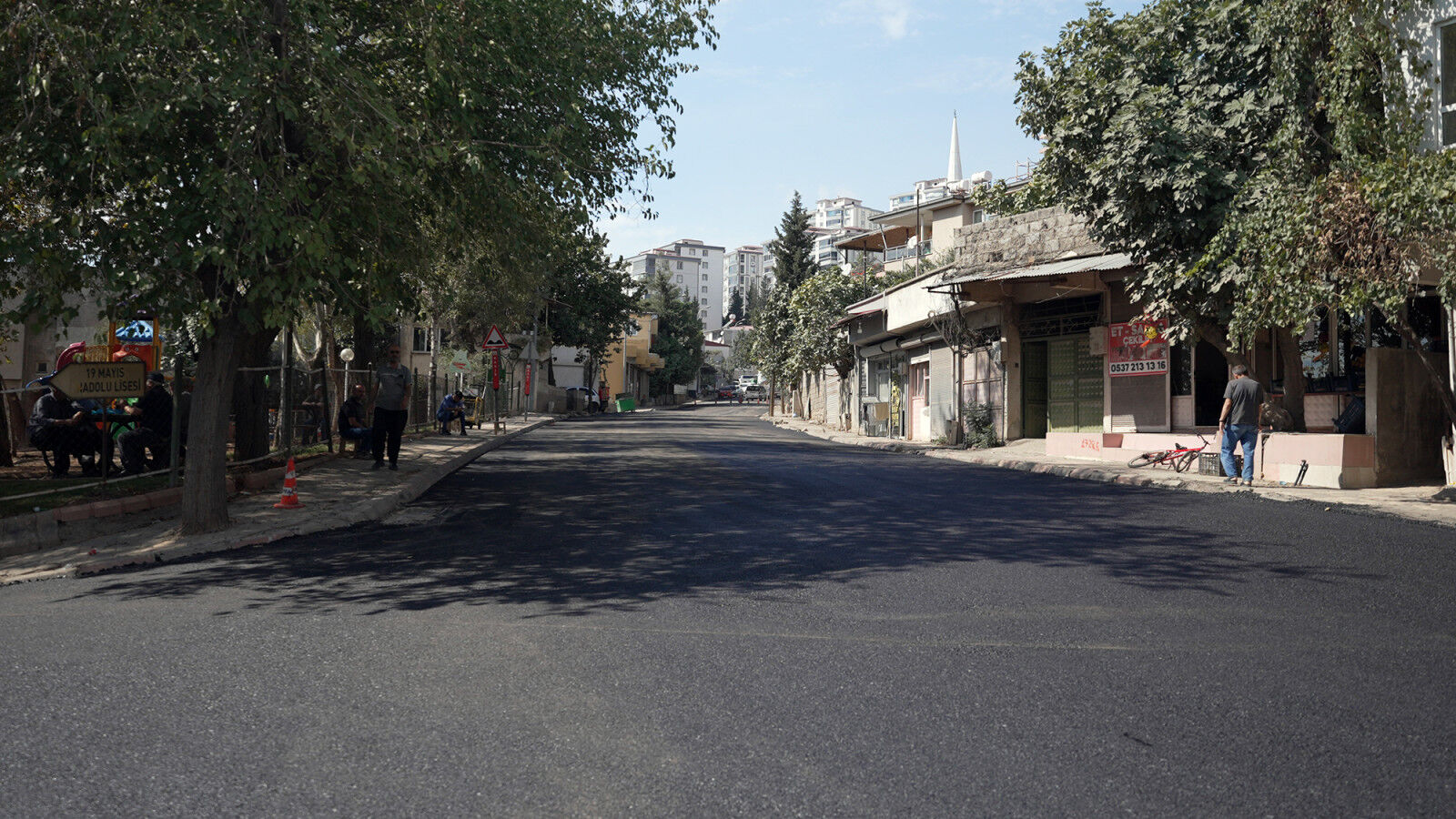 Kahramanmaraş’ta Altyapı Sonrası Bozulan Yol Sıcak Asfaltla Kaplanıyor (6)