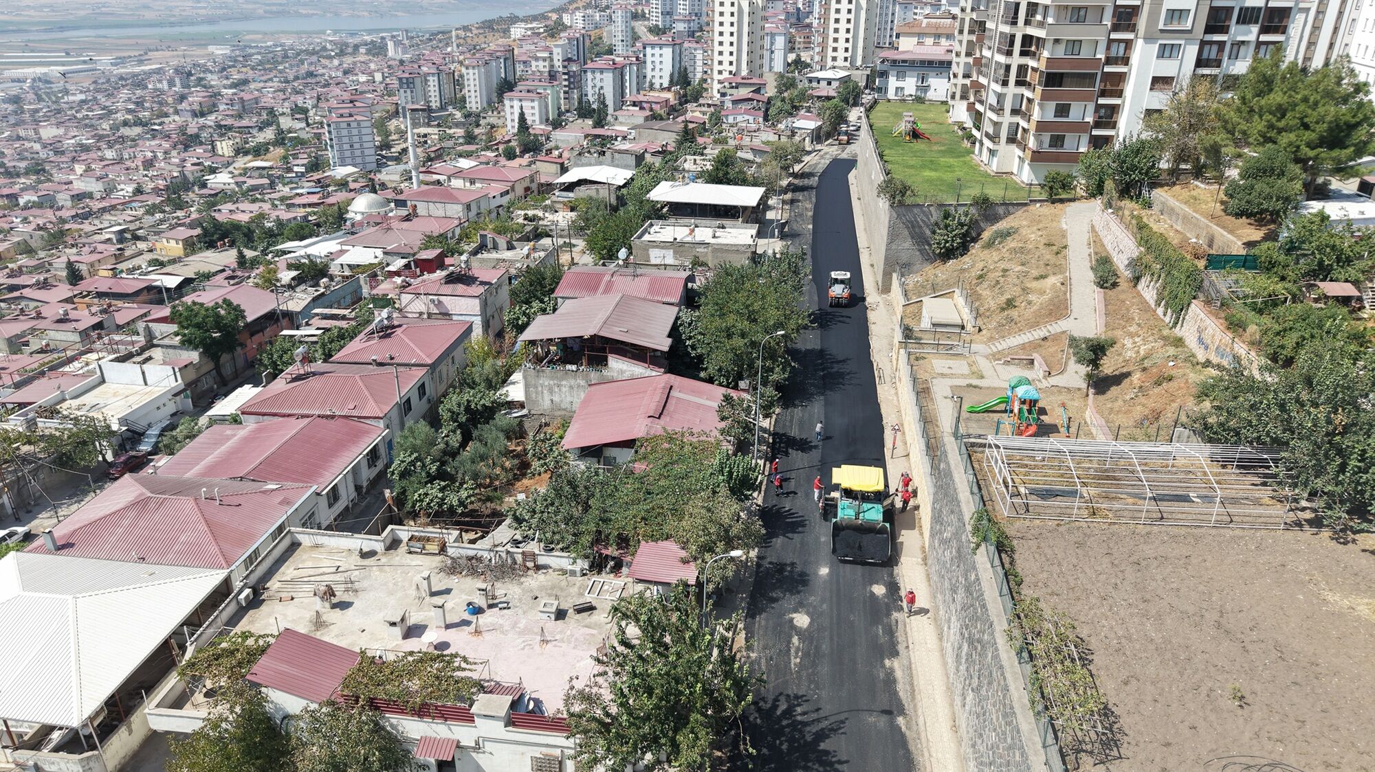 Kahramanmaraş’ta Asfalt Seferberliği Kâtip Çelebi Caddesi Yenileniyor (3)
