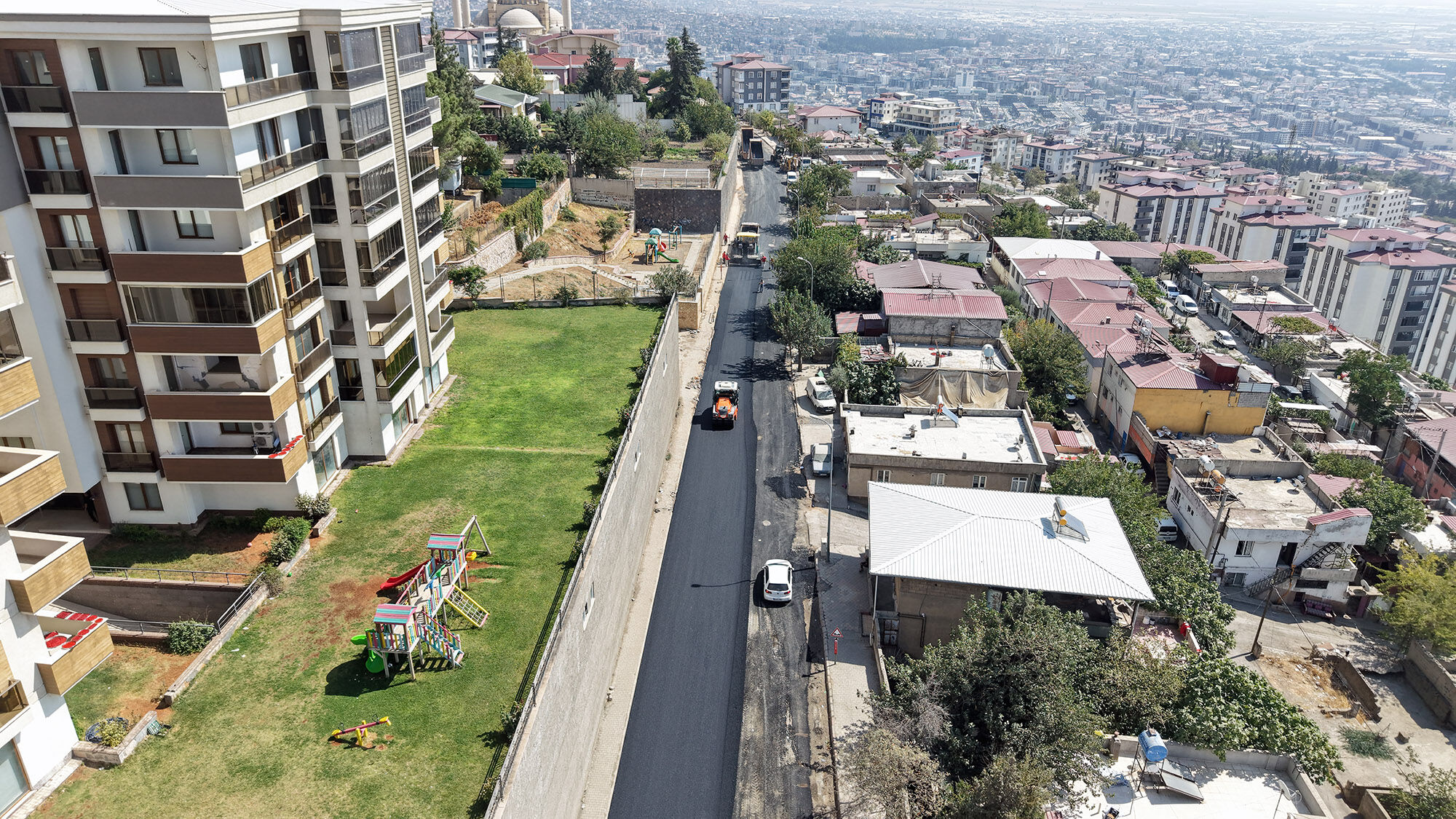 Kahramanmaraş’ta Asfalt Seferberliği Kâtip Çelebi Caddesi Yenileniyor (4)
