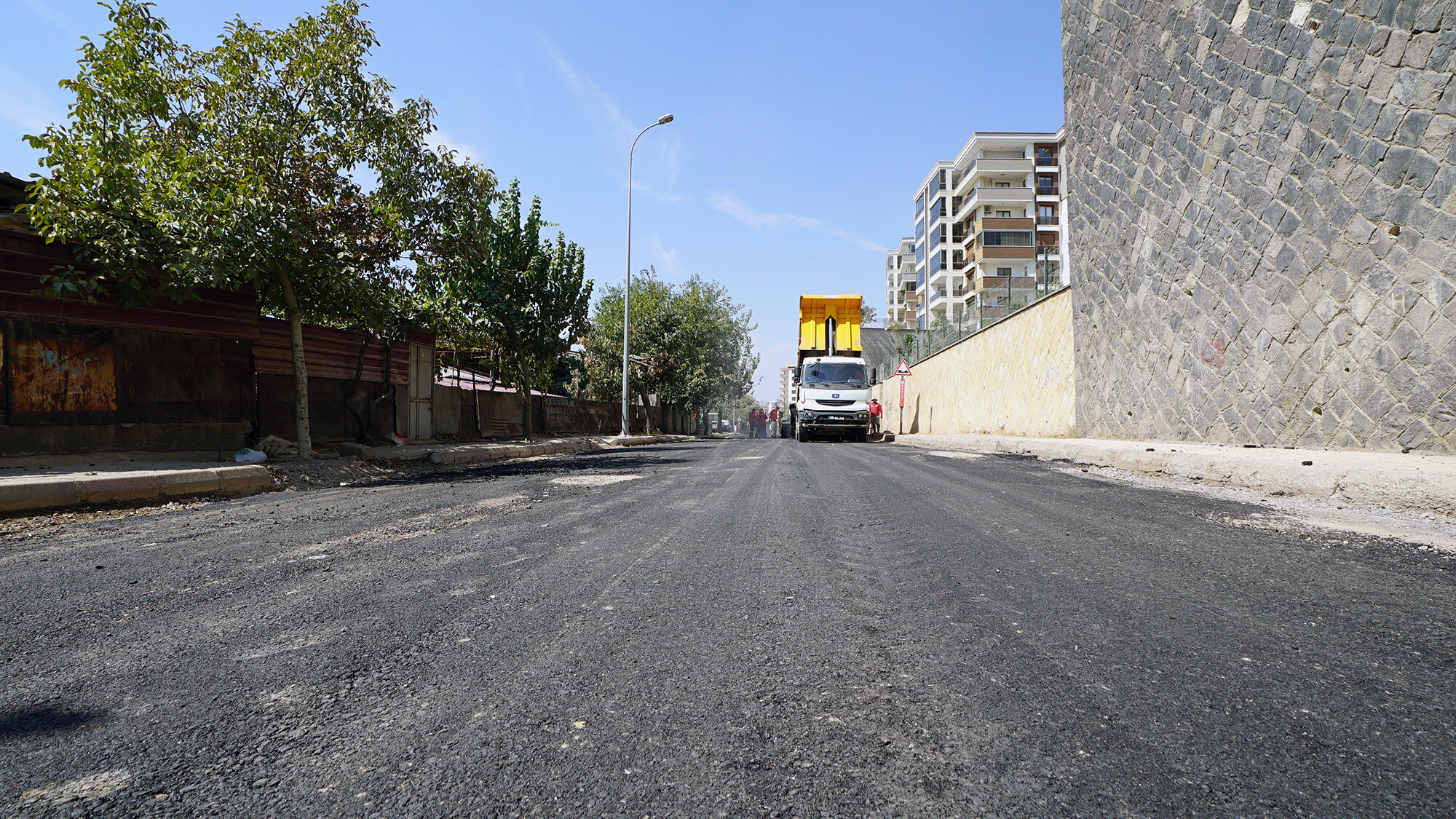 Kahramanmaraş’ta Asfalt Seferberliği Kâtip Çelebi Caddesi Yenileniyor (6)