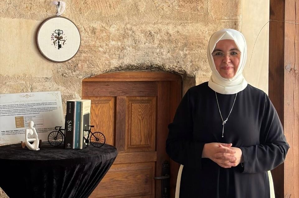 Kahramanmaraş’ta Edebiyat Nakışla Buluştu “Edebiyattan Nakışa” Sergisi Açıldı (1)
