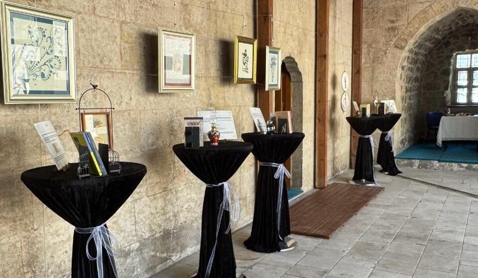 Kahramanmaraş’ta Edebiyat Nakışla Buluştu “Edebiyattan Nakışa” Sergisi Açıldı (3)