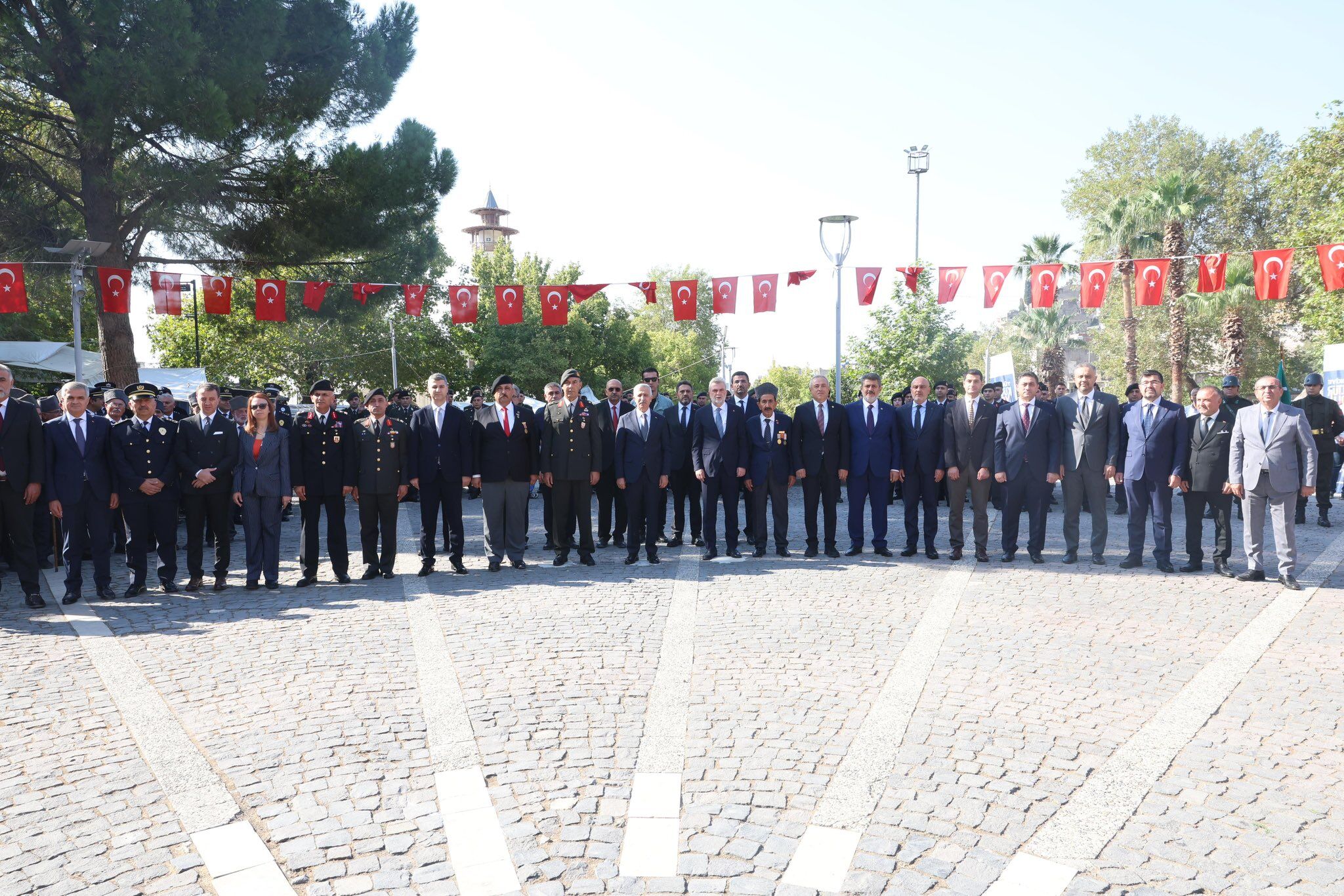 Kahramanmaraş’ta Gaziler Günü’nde Atatürk Anıtı’na Çelenk Sunuldu (3)