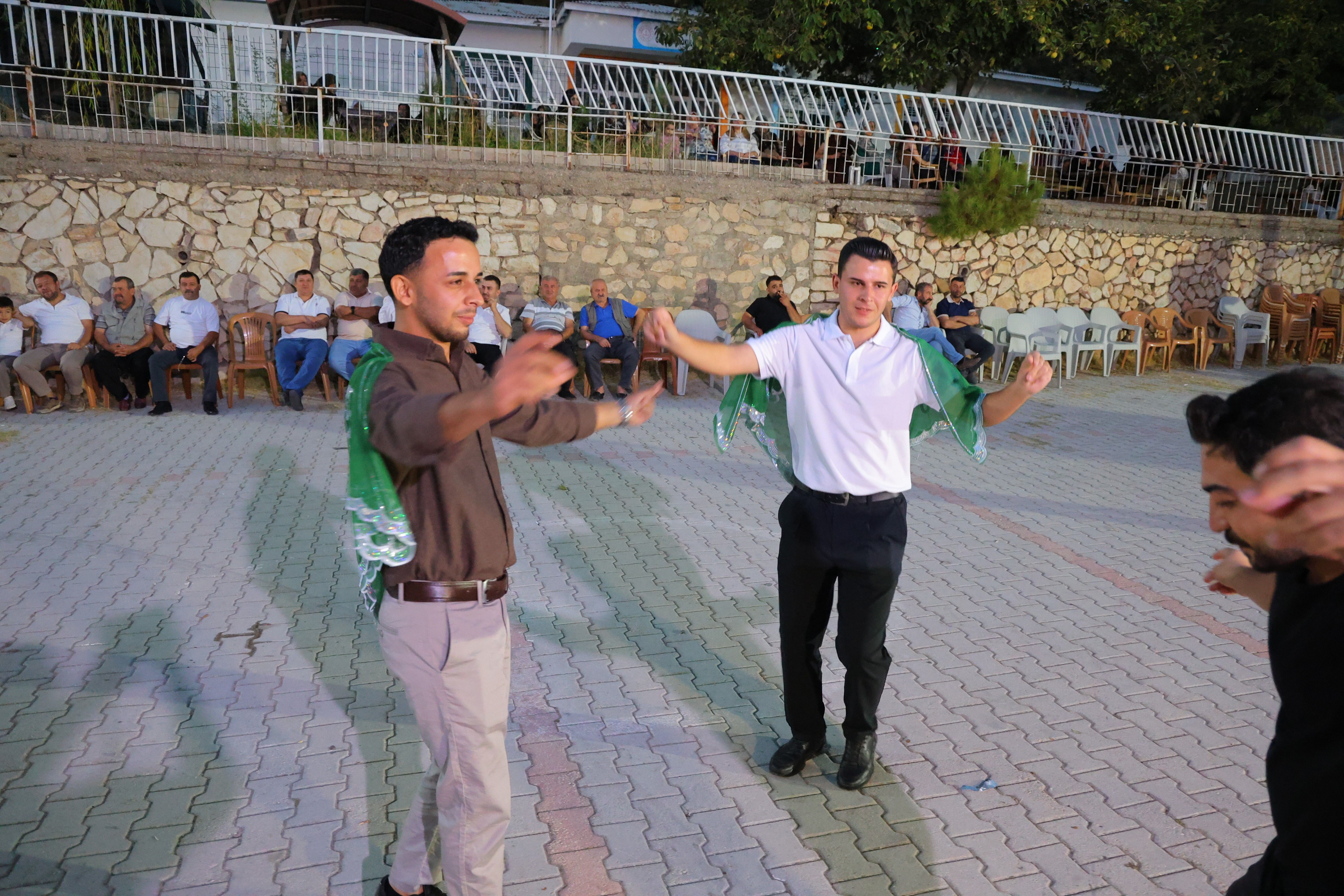 Kahramanmaraş’ta İkiz Kardeşler Aynı Yerde Askerlik Yapacak! (1)