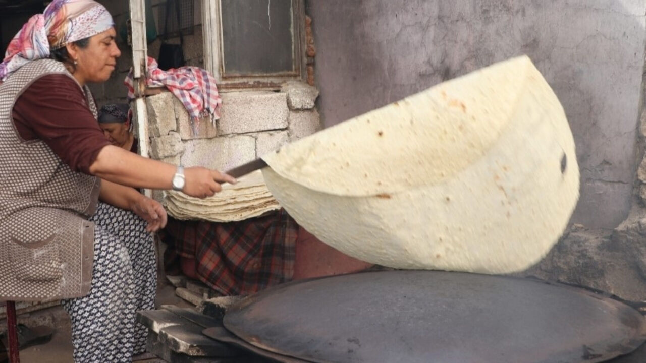Kahramanmaraş’ta Kadınların Kışlık Yufka Mesaisi