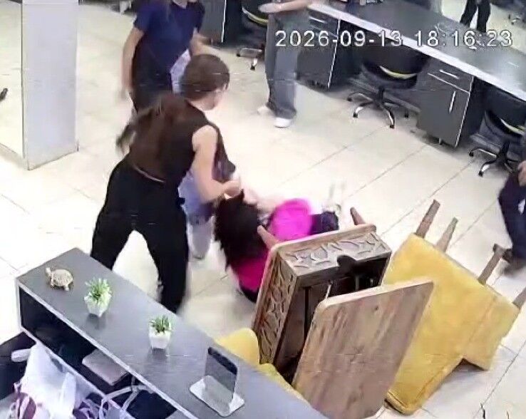 Kahramanmaraş’ta Kuaför Salonunu Basıp Kadın Kuaförünü Darbettiler (2)