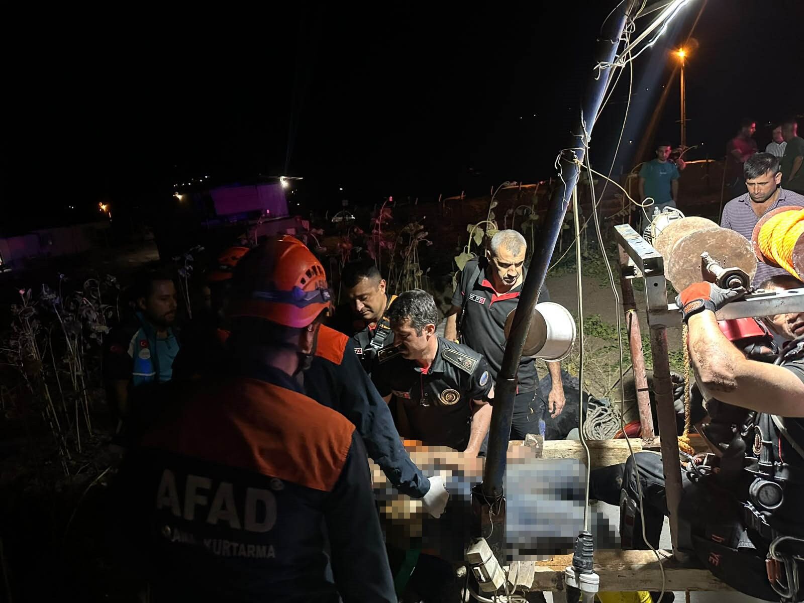 Kahramanmaraş’ta Su Kuyusuna Düşen 2 Kişi Hayatını Kaybetti (2)-1