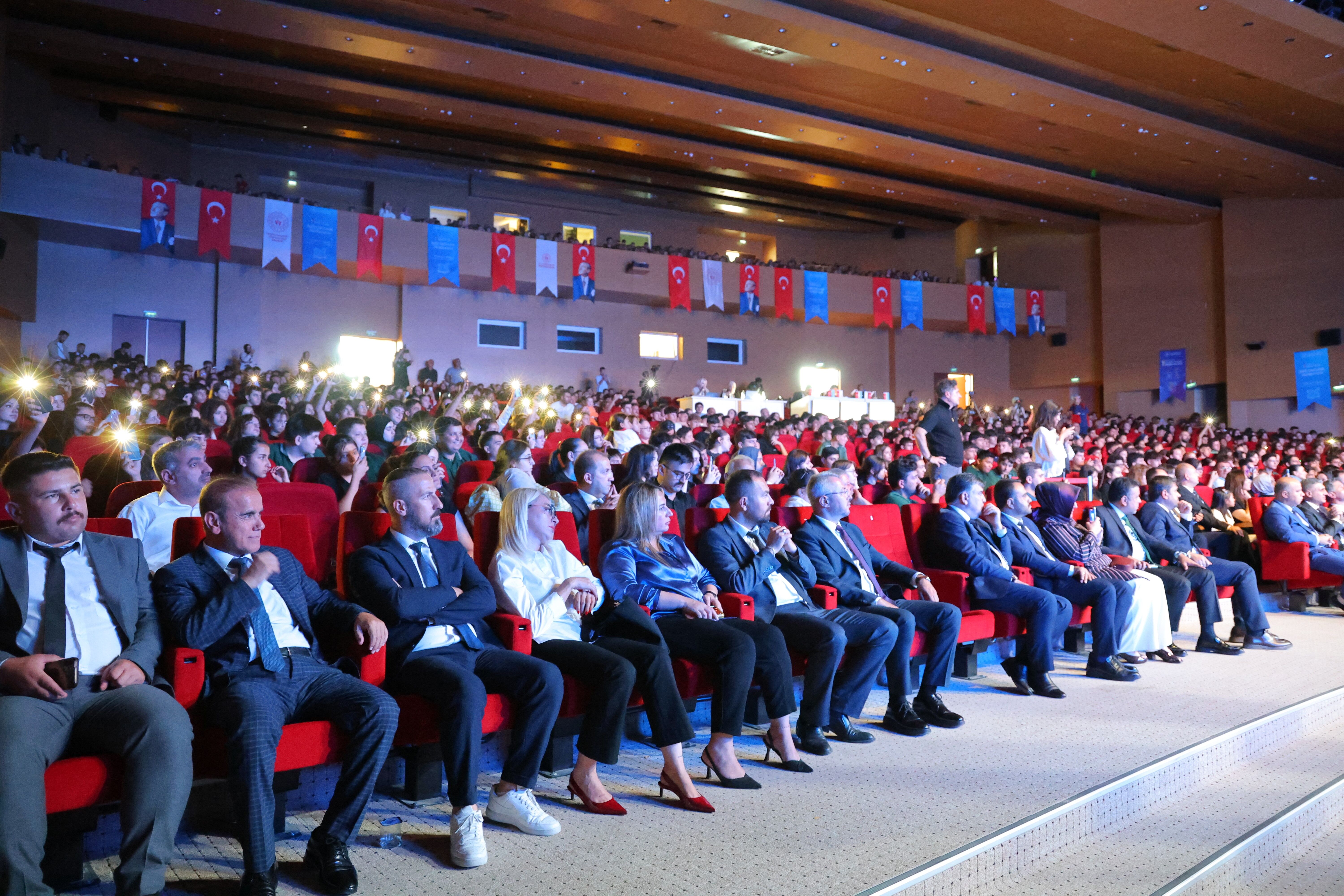 Kahramanmaraş’ta Türkiye Şiir Okuma Yarışması Finali Birinciler Belli Oldui (1)