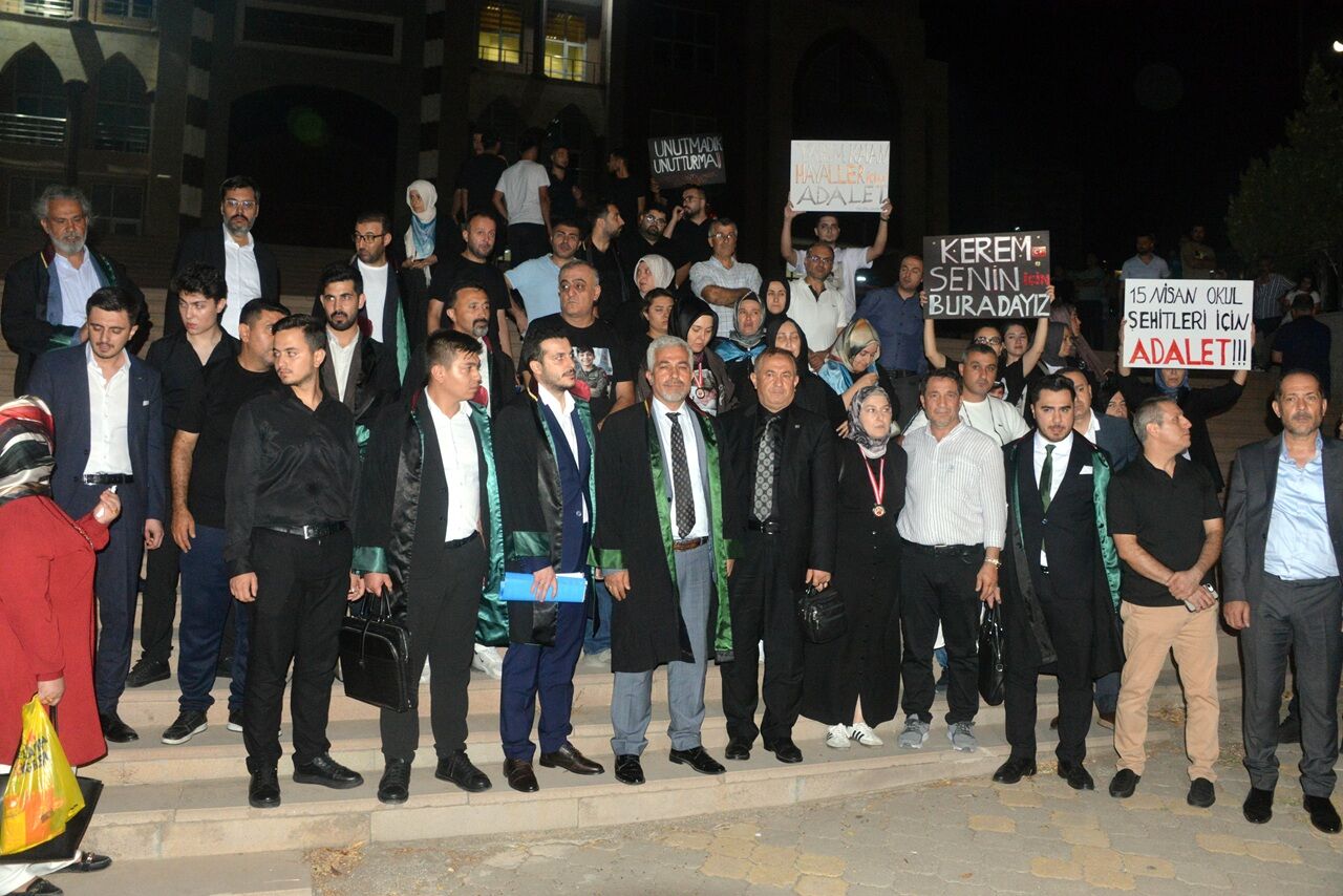 Kahramanmaraş’taki Okul Saldırısı Davasında Aileler Karara Tepki Gösterdi (3)