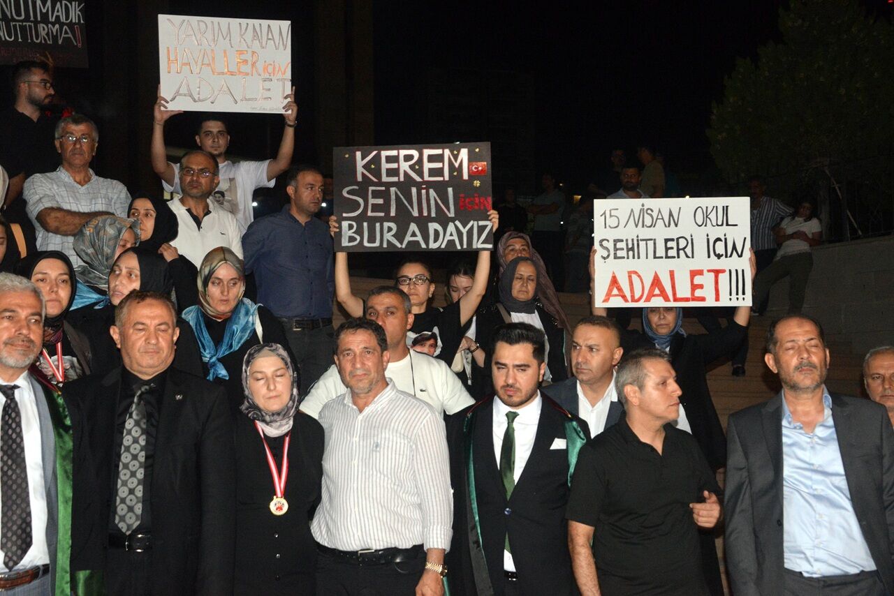 Kahramanmaraş’taki Okul Saldırısı Davasında Aileler Karara Tepki Gösterdi (4)