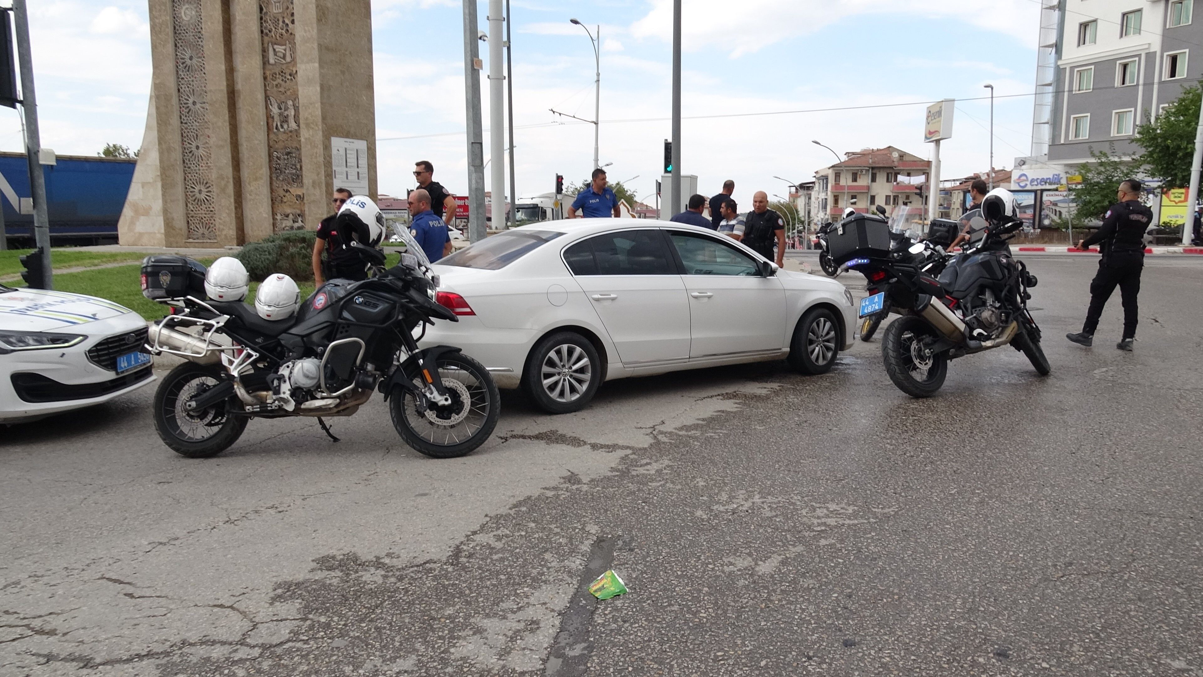 Kahramanmaraş'tan Malatya'ya Giden 2 Araçtan Silah Çıktı! (4)