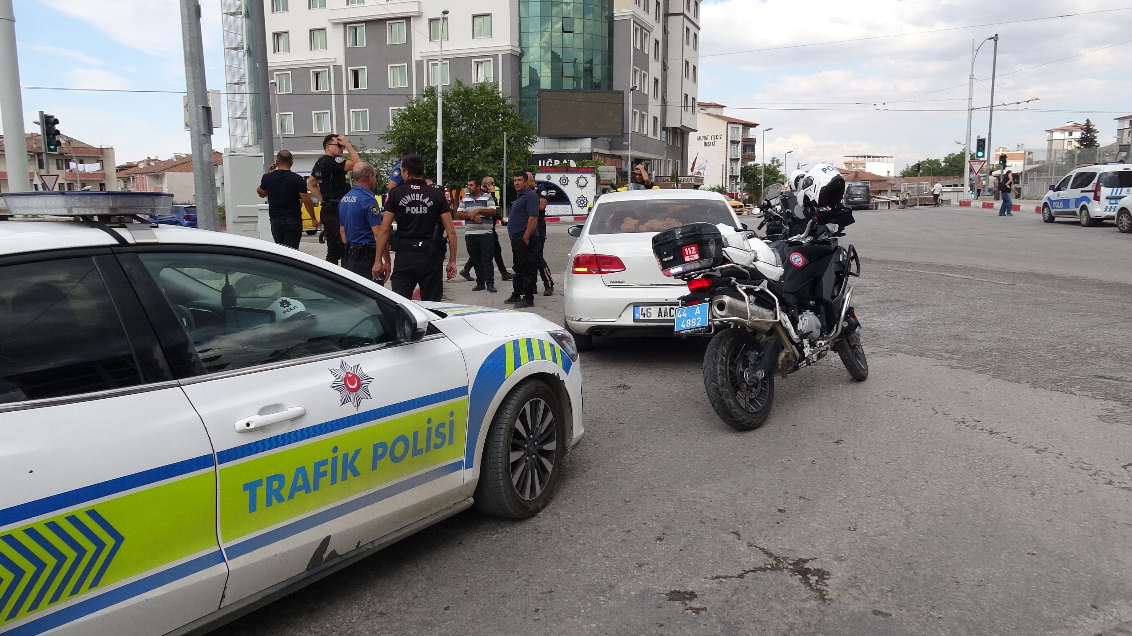 Kahramanmaraş'tan Malatya'ya giden 2 araçtan silah çıktı!