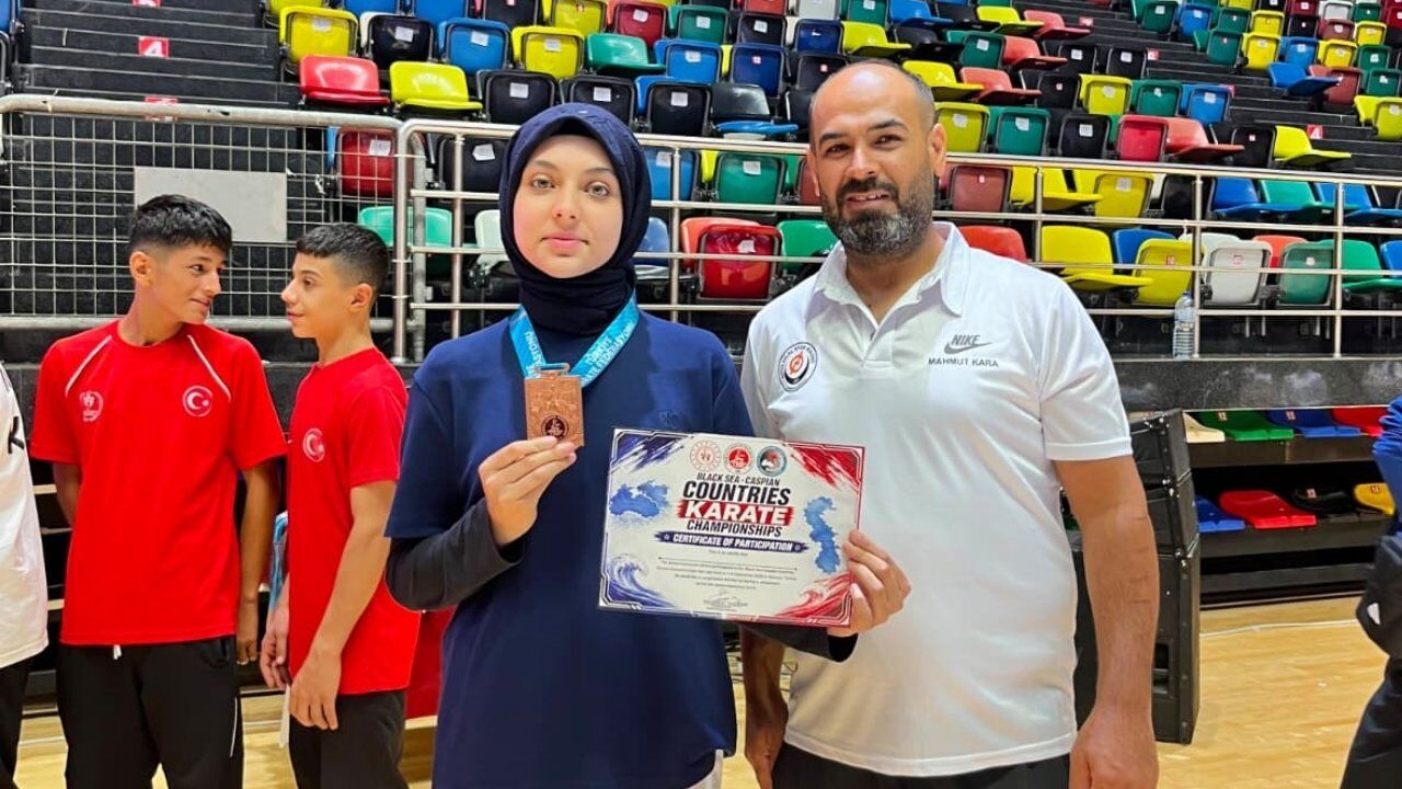 Karate şampiyonasında Kahramanmaraşlı sporculara madalya