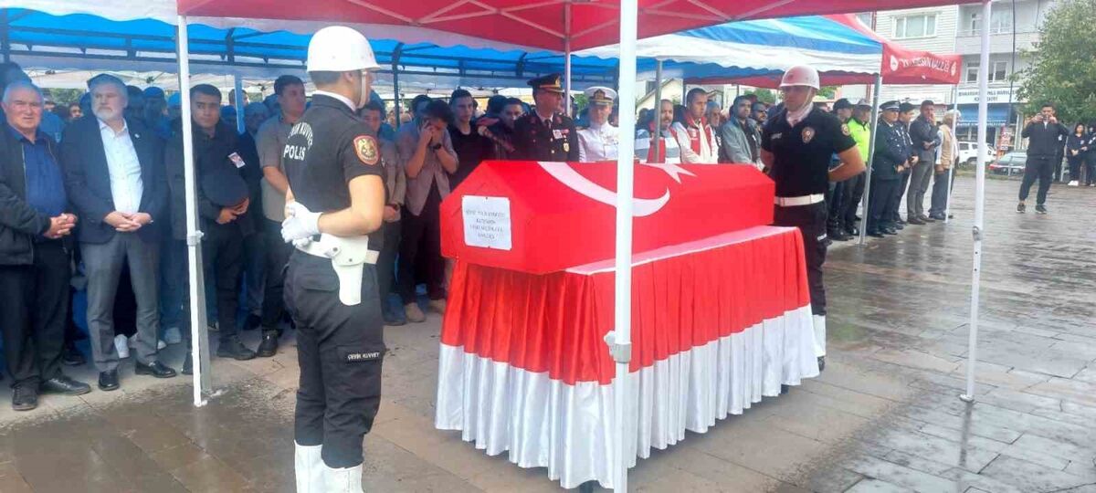 Kırıkkale’de Şehit Olan Polis Giresun’da Son Yolculuğuna Uğurlandı