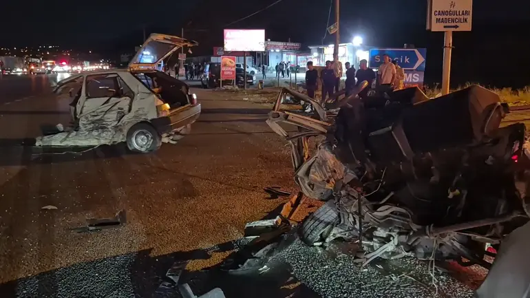 Malatya'da 3 Aracın Karıştığı Kaza; 1'I Ağır 4 Yaralı