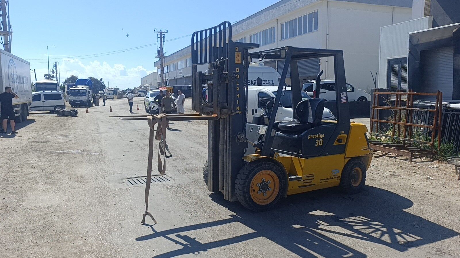 Manavgat’ta Motosiklet Sürücüsü Forkliftin Vinç Demirine Çarparak Hayatını Kaybetti (1)-1