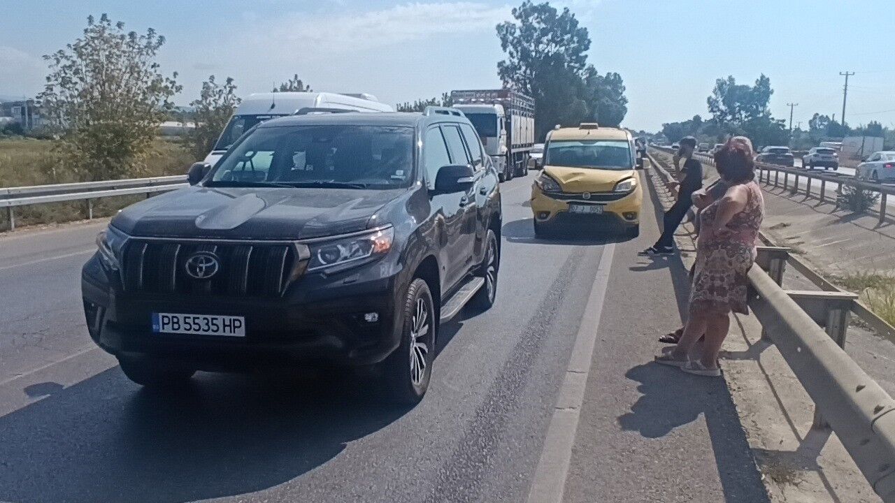 Manavgat’ta Zincirleme Kaza! Trafik Tek Şeride Düştü (4)