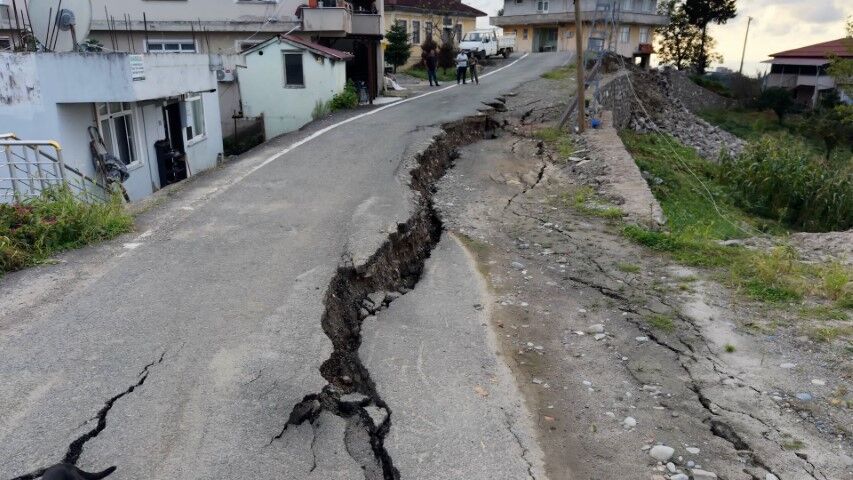 Rize’de Heyelan Sonrası Mahalle Sakini Korku Dolu Anları Anlattı